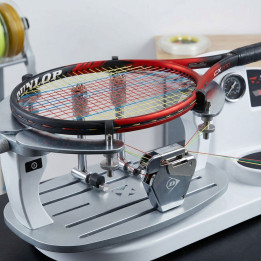 Služba vypletenie tenisovej rakety